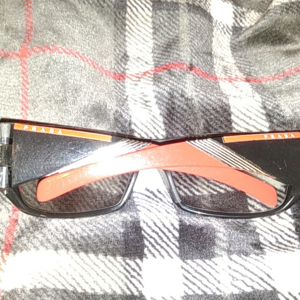 Sunglasses - Picture 5 of 7